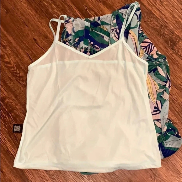 Liz Claiborne Floral Faux Wrap Sleeveless Blouse - Picture 8 of 11